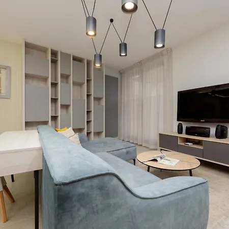 Lejlighed Kasprzaka Elegant In Wola With Parking By Renters