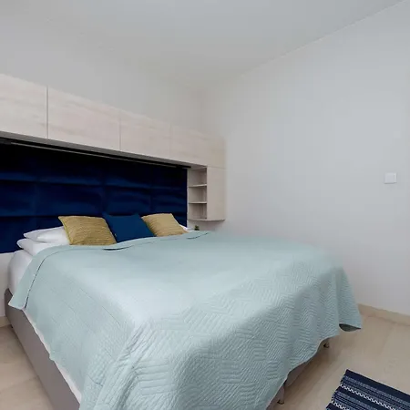 Kasprzaka Elegant In Wola With Parking By Renters Warsaw