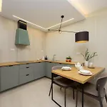 Kasprzaka Elegant In Wola With Parking By Renters Apartmán