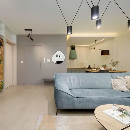 Kasprzaka Elegant In Wola With Parking By Renters Apartmán Varšava